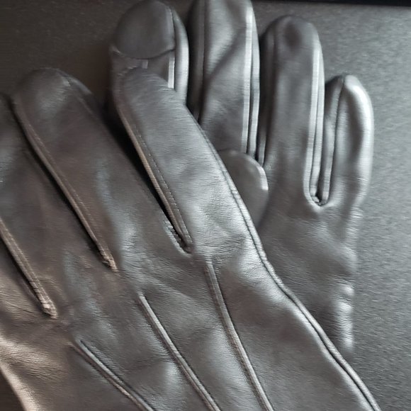 NWT: Coach Men's Basic Black Leather Tech Gloves Size Medium and Large - Picture 2 of 8